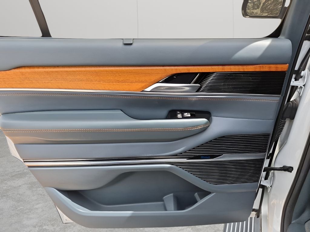 2022 Jeep Grand Wagoneer Series II