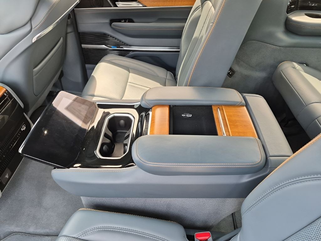 2022 Jeep Grand Wagoneer Series II