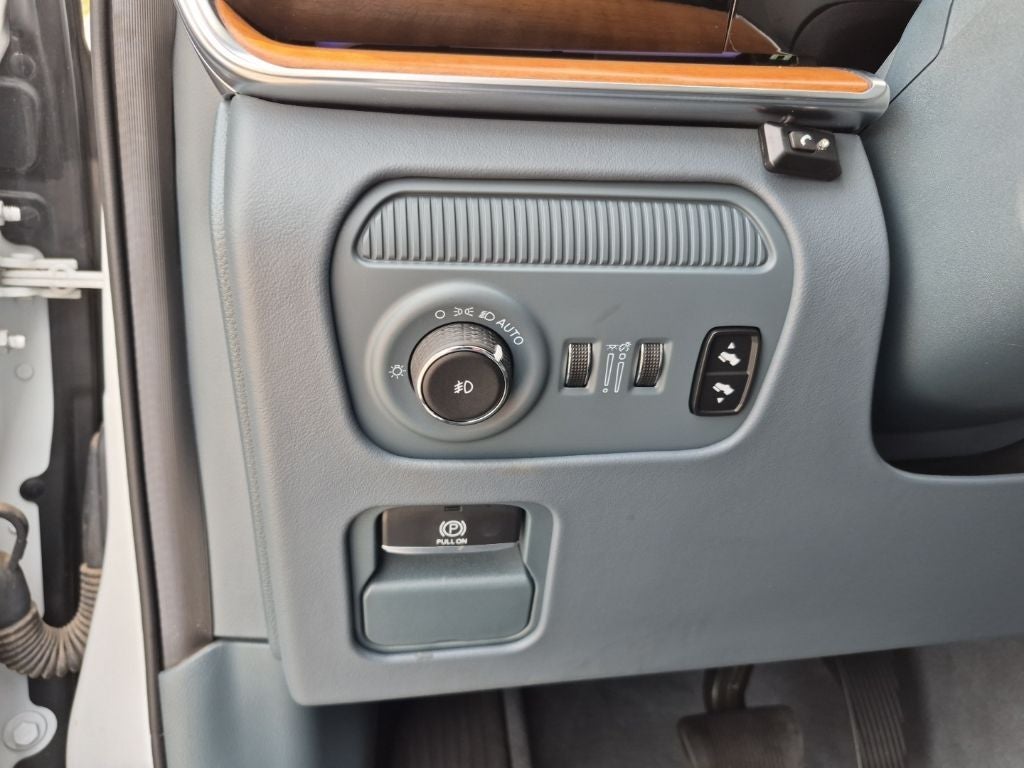 2022 Jeep Grand Wagoneer Series II