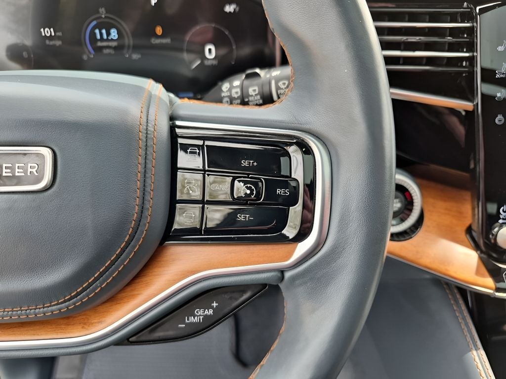 2022 Jeep Grand Wagoneer Series II