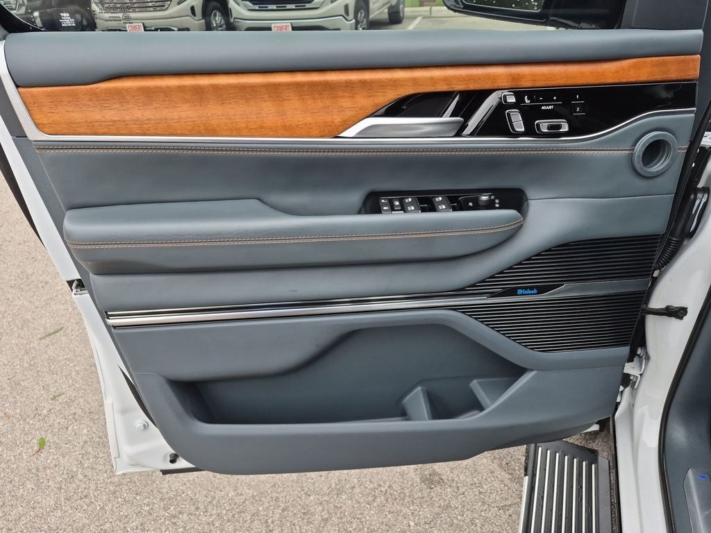 2024 Jeep Grand Wagoneer Series III
