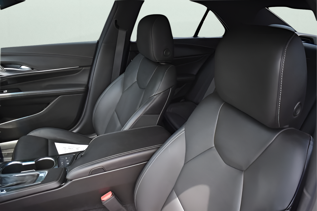 2023 Cadillac CT4 Luxury