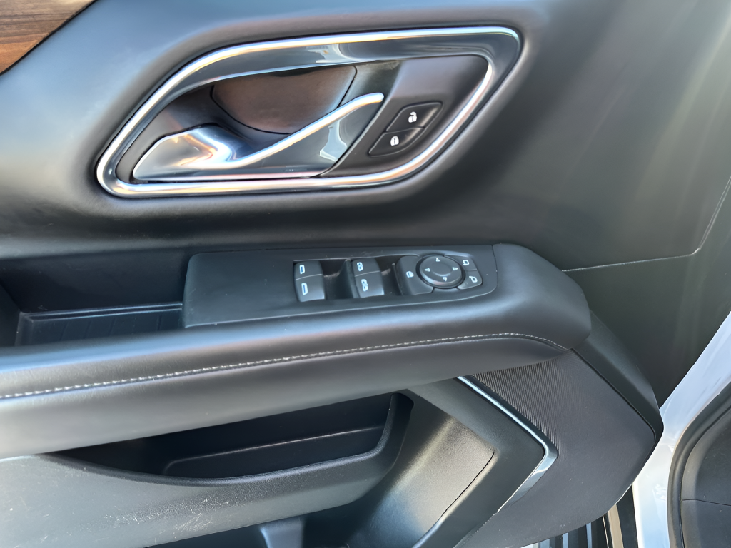2023 GMC Yukon XL SLE