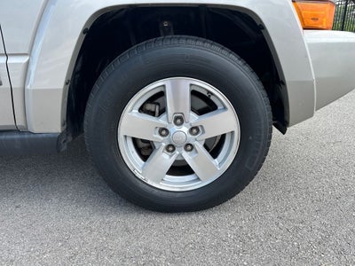 2008 Jeep Commander Sport