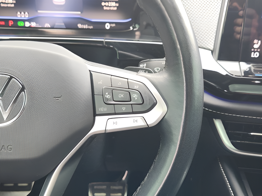 2024 Volkswagen Atlas Cross Sport 2.0T SEL R-Line