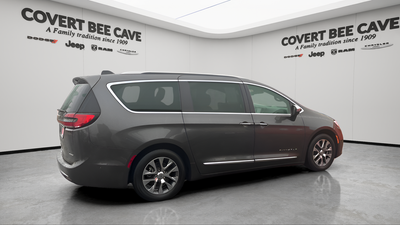 2023 Chrysler Pacifica Hybrid Pinnacle