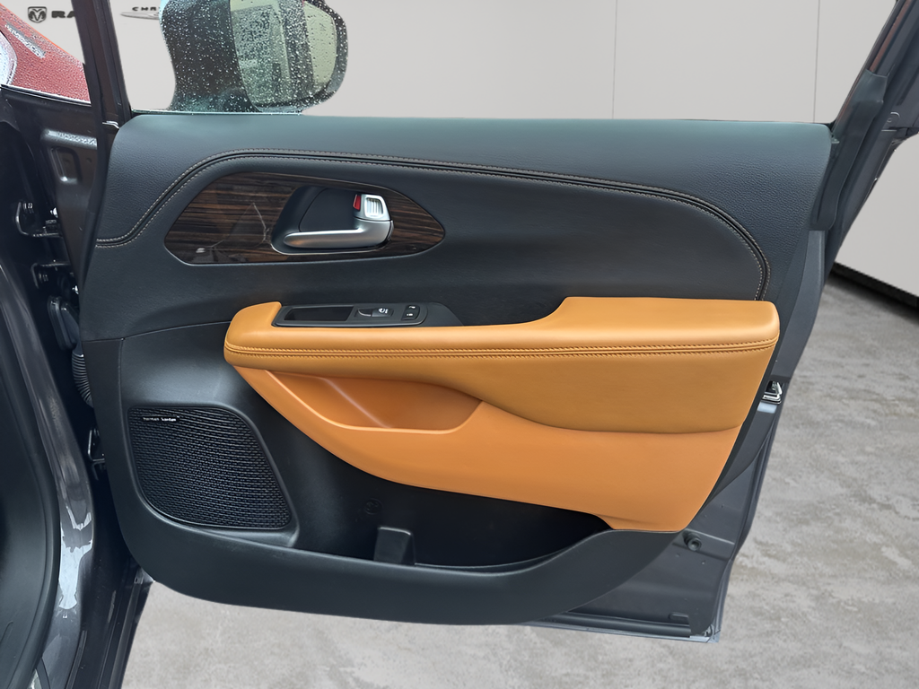 2023 Chrysler Pacifica Hybrid Pinnacle