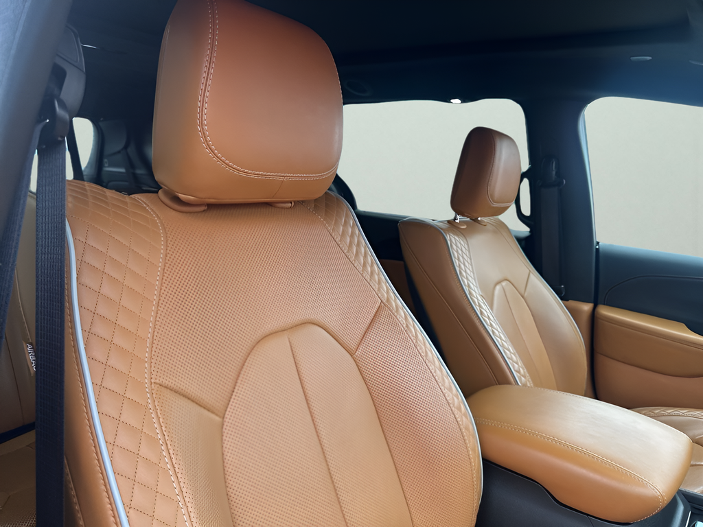 2023 Chrysler Pacifica Hybrid Pinnacle