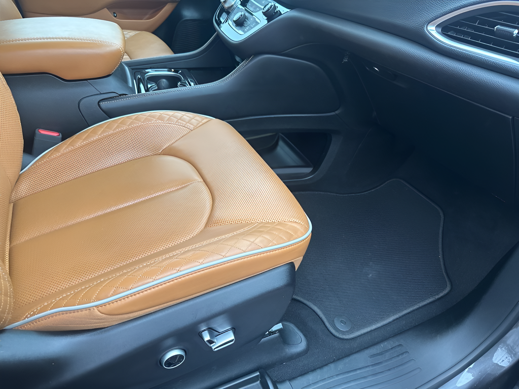 2023 Chrysler Pacifica Hybrid Pinnacle