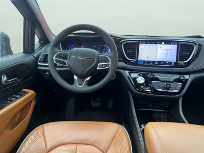 2023 Chrysler Pacifica Hybrid Pinnacle