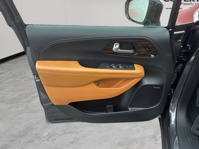 2023 Chrysler Pacifica Hybrid Pinnacle