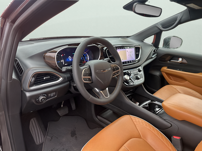 2023 Chrysler Pacifica Hybrid Pinnacle