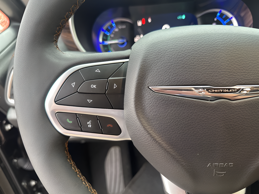 2023 Chrysler Pacifica Hybrid Pinnacle