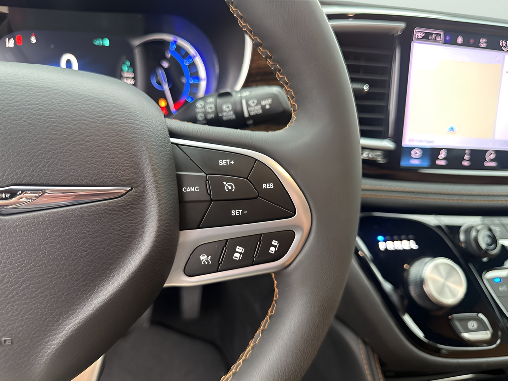 2023 Chrysler Pacifica Hybrid Pinnacle