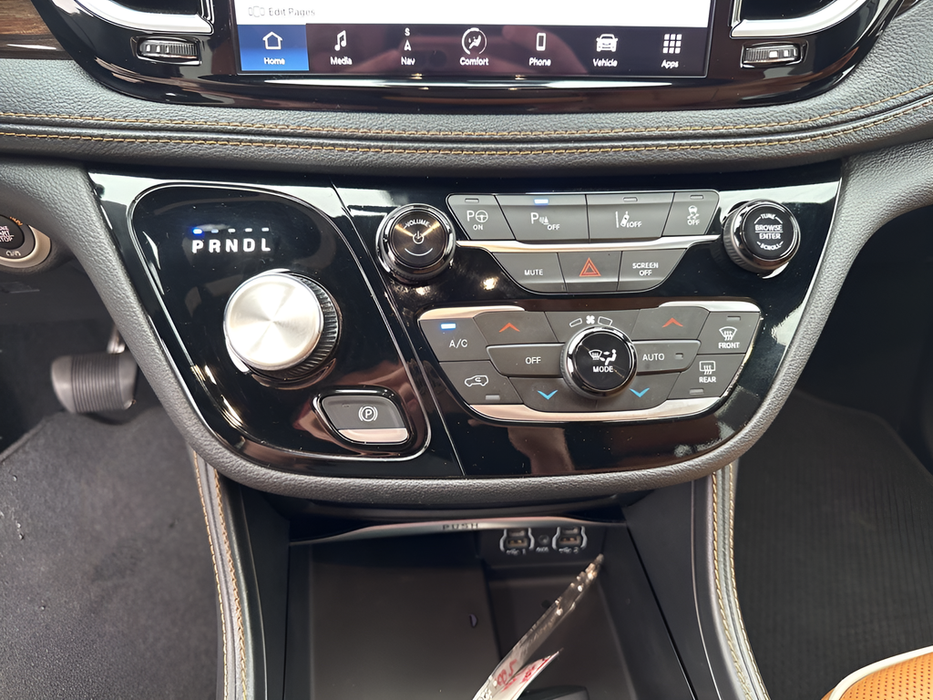 2023 Chrysler Pacifica Hybrid Pinnacle