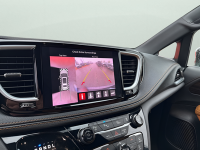 2023 Chrysler Pacifica Hybrid Pinnacle