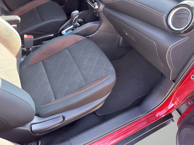 2019 Nissan Kicks SR