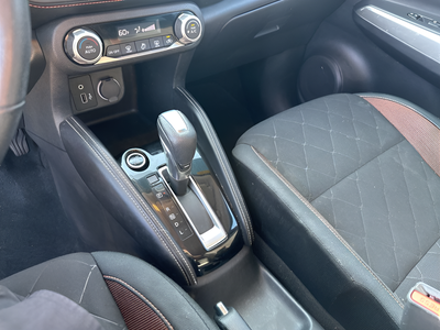 2019 Nissan Kicks SR