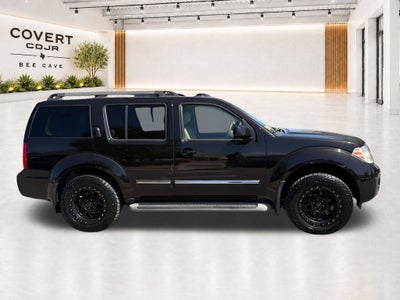 2012 Nissan Pathfinder LE