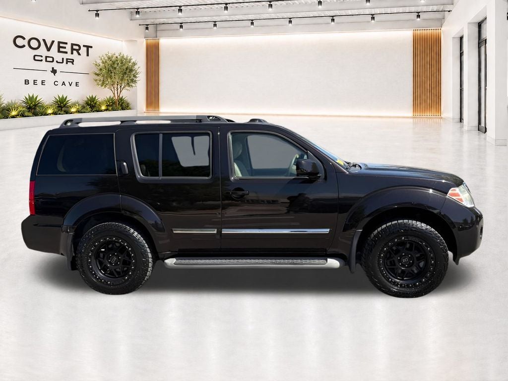 2012 Nissan Pathfinder LE
