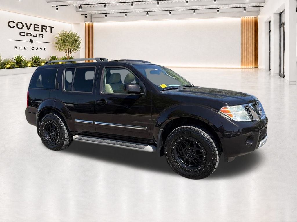 2012 Nissan Pathfinder LE