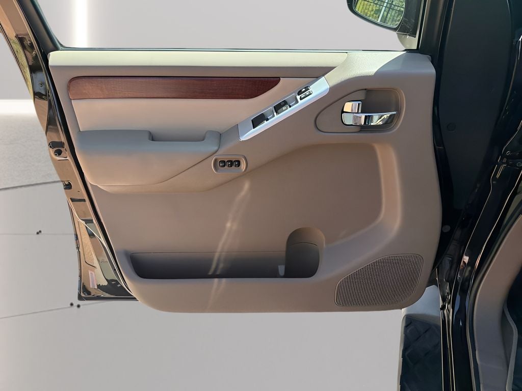 2012 Nissan Pathfinder LE