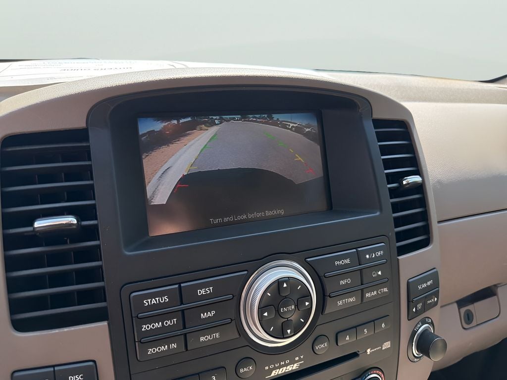 2012 Nissan Pathfinder LE