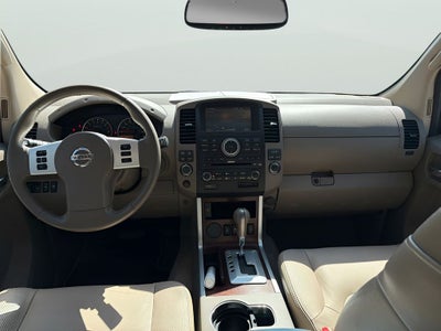 2012 Nissan Pathfinder LE