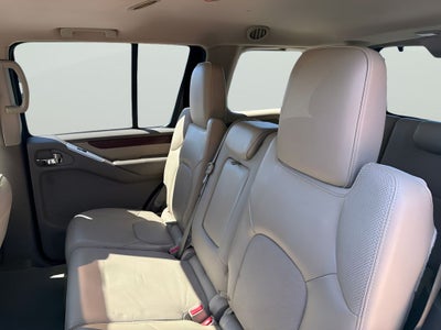 2012 Nissan Pathfinder LE
