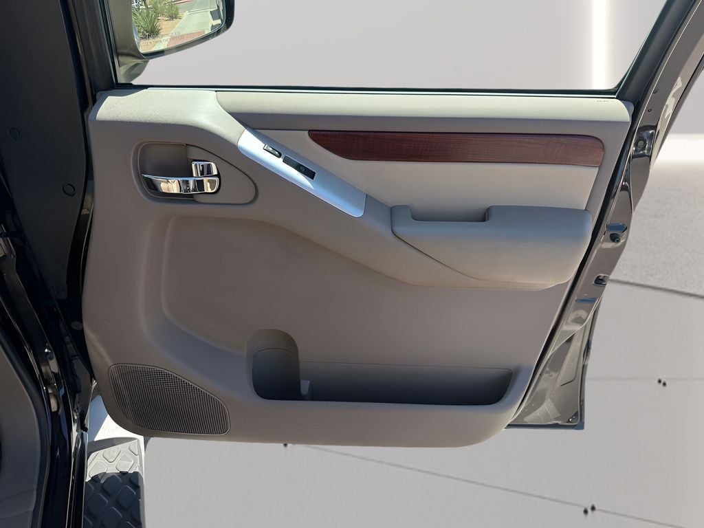2012 Nissan Pathfinder LE