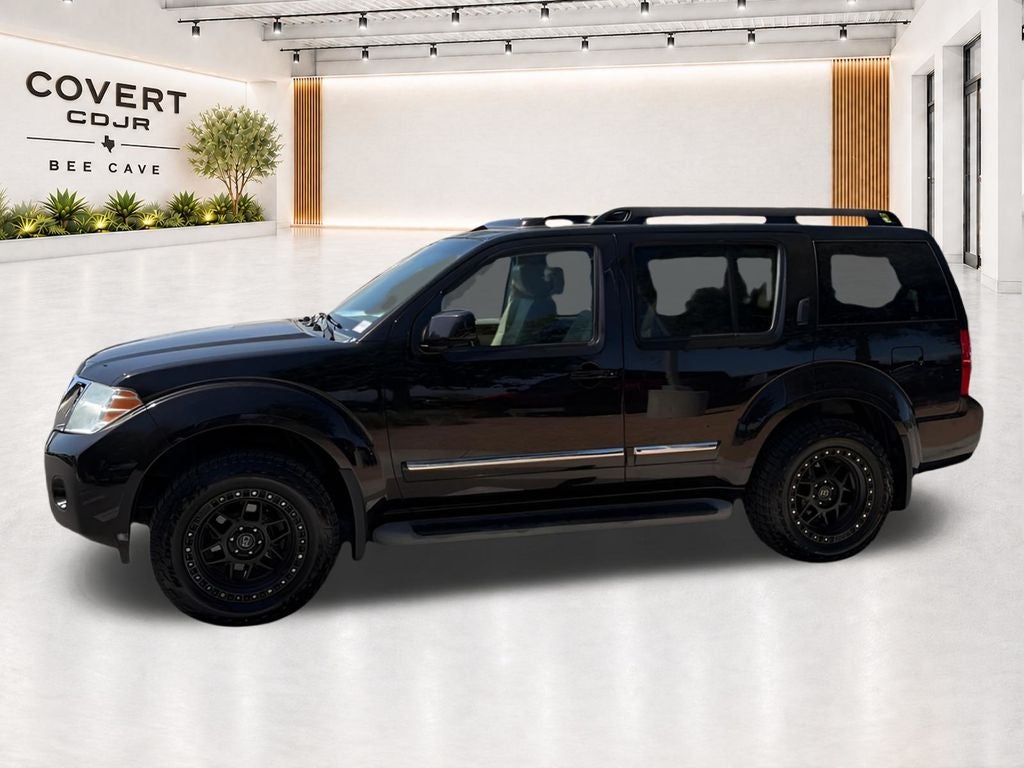 2012 Nissan Pathfinder LE