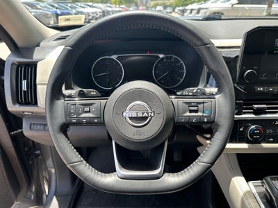 2023 Nissan Pathfinder SL