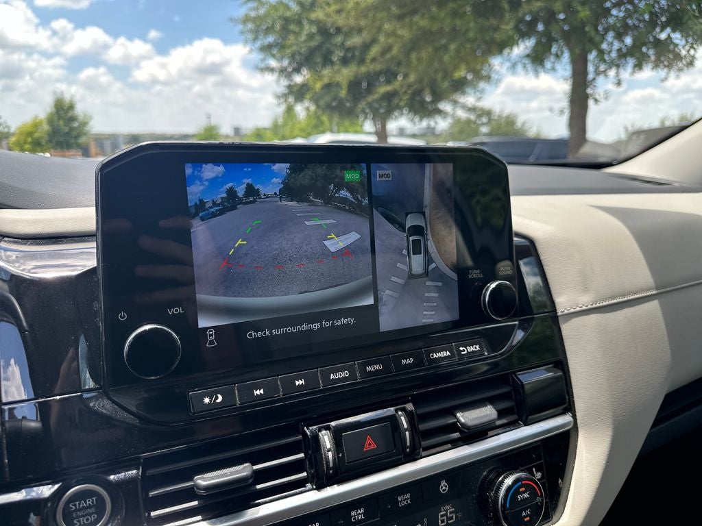 2023 Nissan Pathfinder SL