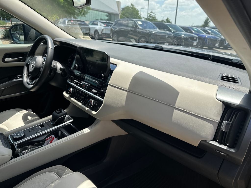 2023 Nissan Pathfinder SL