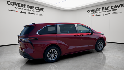 2025 Toyota Sienna LE 8 Passenger