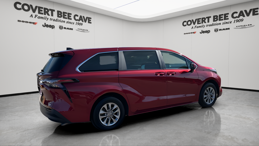 2025 Toyota Sienna LE 8 Passenger
