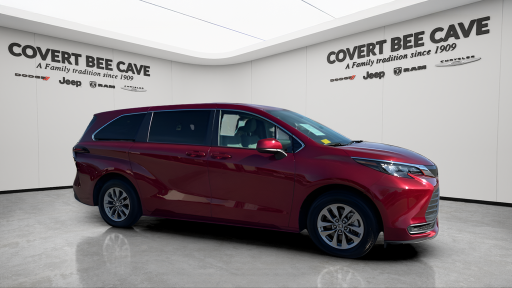 2025 Toyota Sienna LE 8 Passenger
