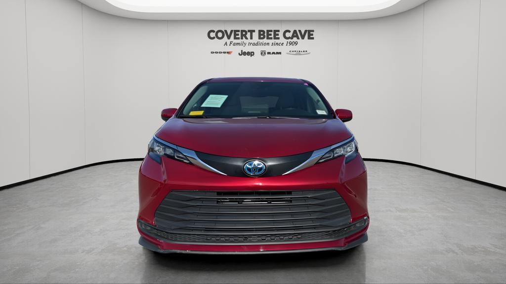 2025 Toyota Sienna LE 8 Passenger