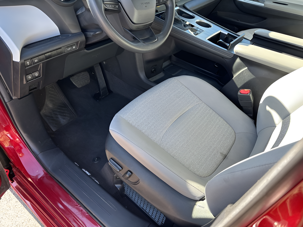 2025 Toyota Sienna LE 8 Passenger