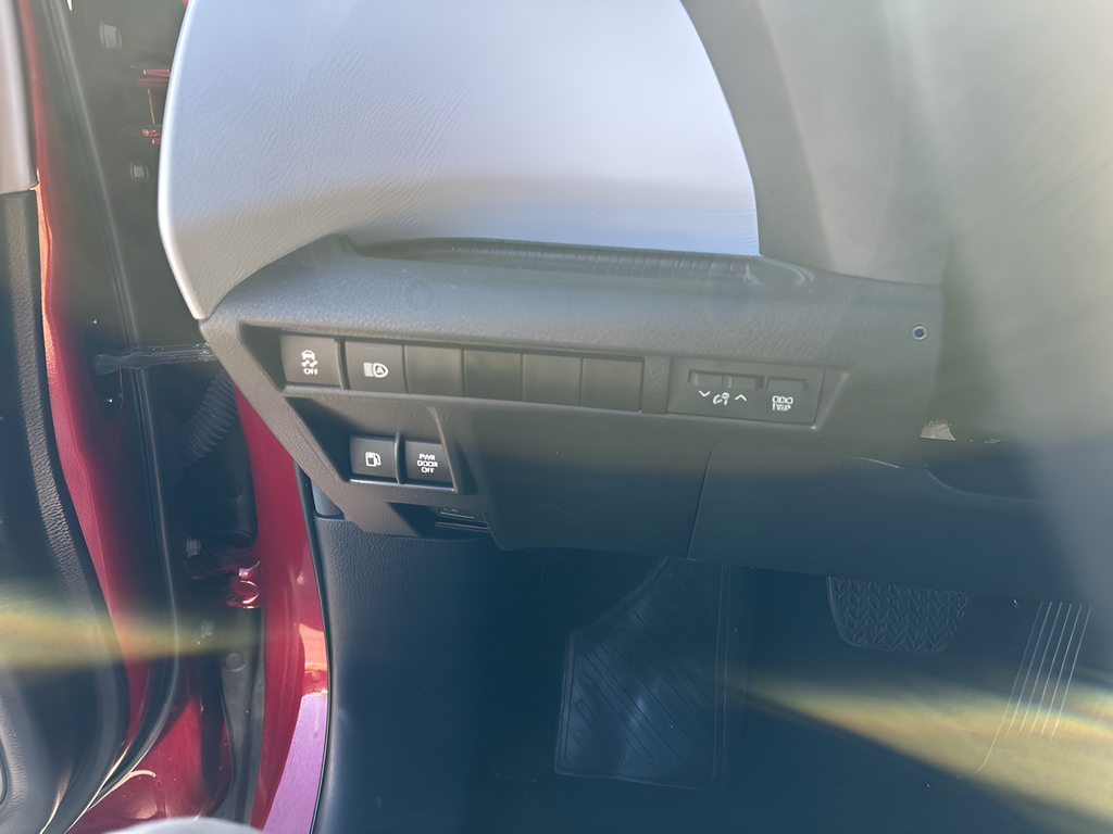 2025 Toyota Sienna LE 8 Passenger