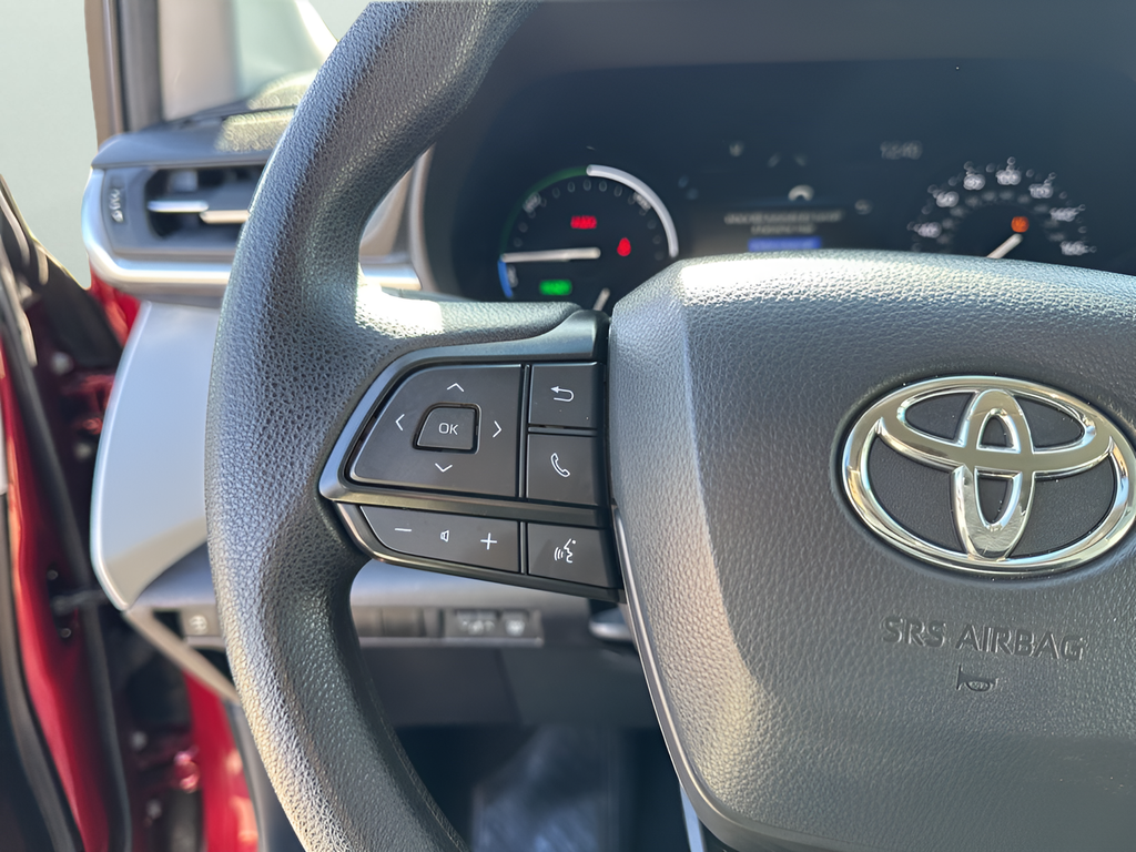 2025 Toyota Sienna LE 8 Passenger