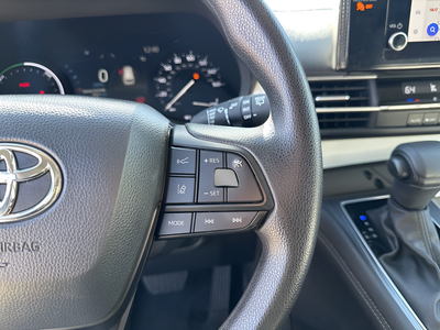 2025 Toyota Sienna LE 8 Passenger