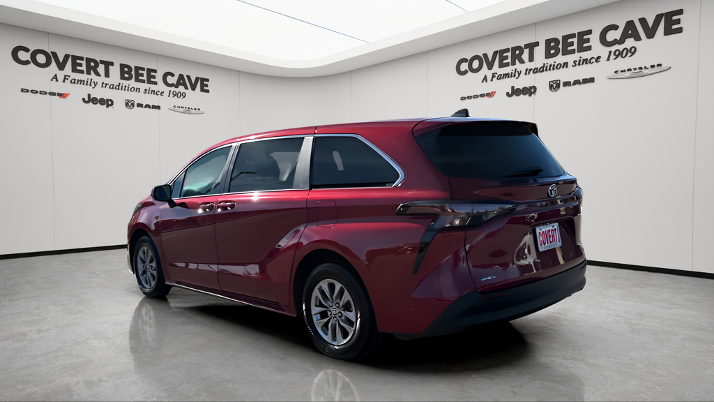 2025 Toyota Sienna LE 8 Passenger