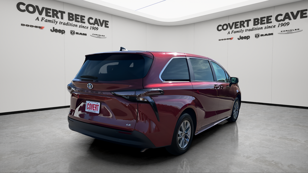 2025 Toyota Sienna LE 8 Passenger