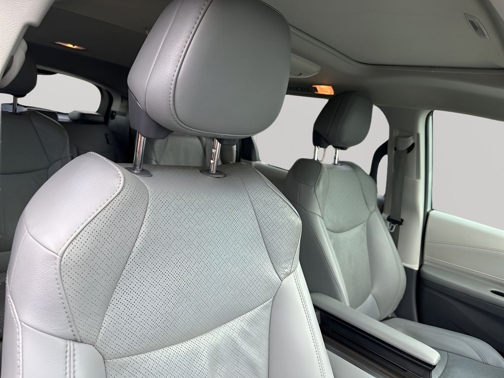 2021 Toyota Sienna Limited 7 Passenger