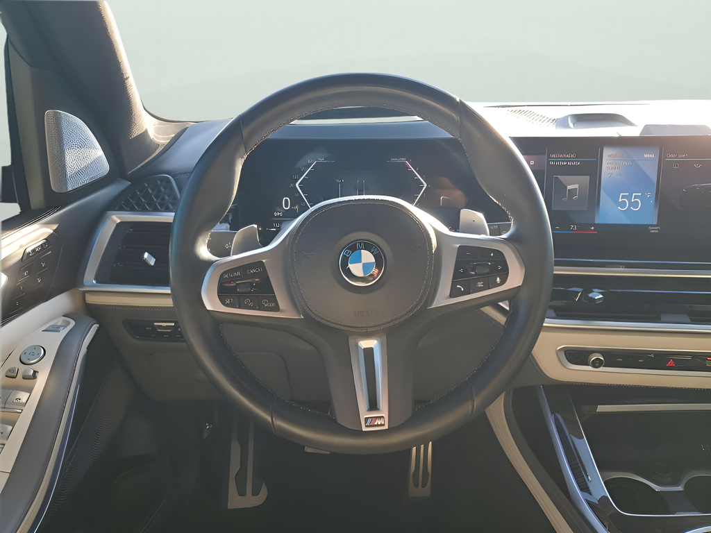 2023 BMW X7 M60i