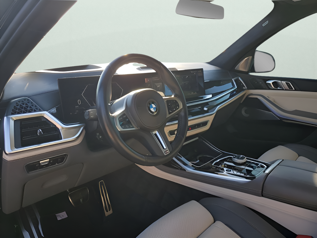 2023 BMW X7 M60i
