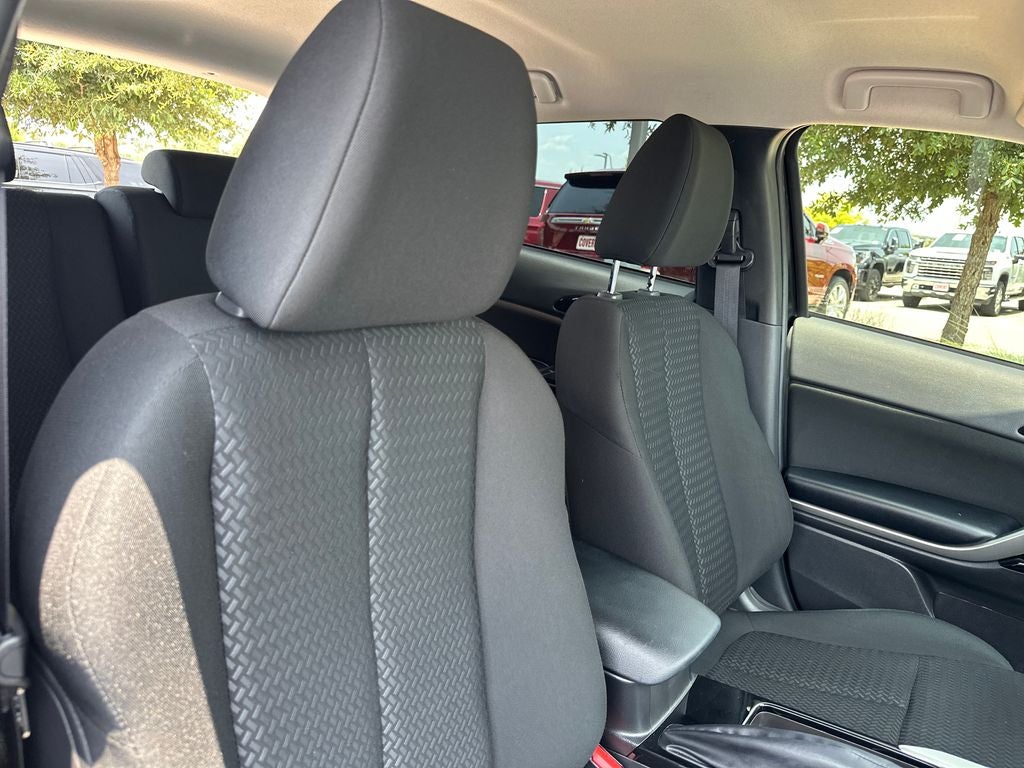 2025 Mitsubishi Eclipse Cross LE