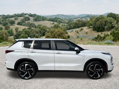 2024 Mitsubishi Outlander SE Black Edition