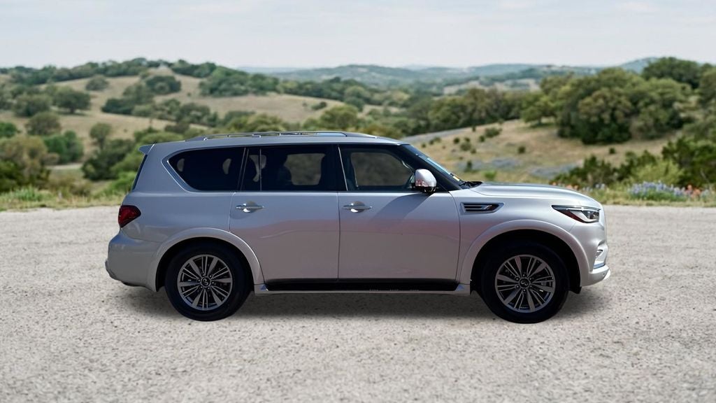 2023 INFINITI QX80 LUXE